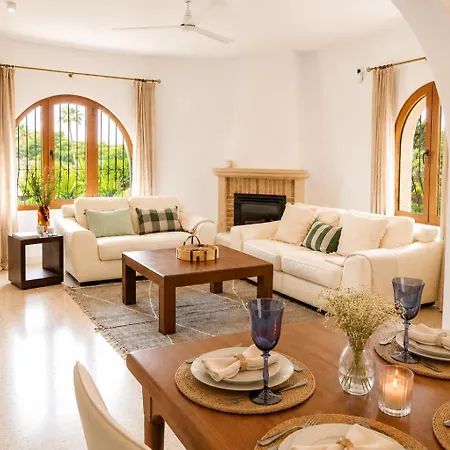 Mediterranean Villa, Private Pool , Chill-out , Bbq فيلة *